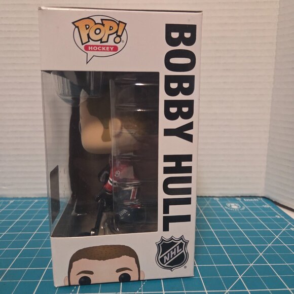 Funko POP NHL Hockey Chicago Black Hawks Bobby Hull 66 Vinyl Figure - Picture 2 of 6